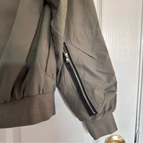 Green Zip-Up Bomber Jacket size small - Picture 9 of 11